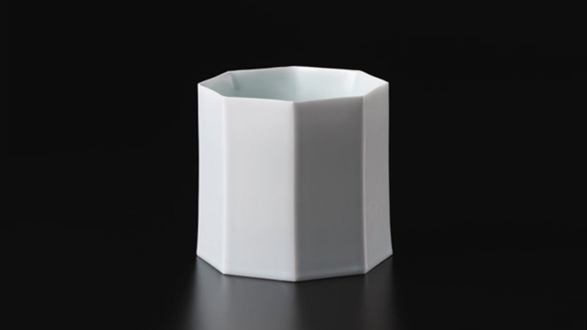 Han,jeong-yong&#039;s White porcelain
